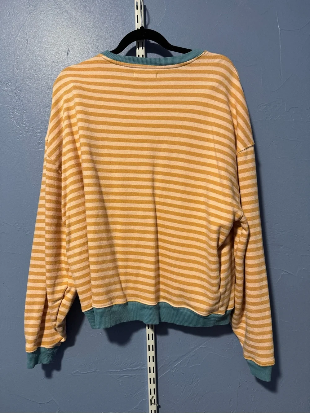We the Free sweatshirt - Picture 2 of 3